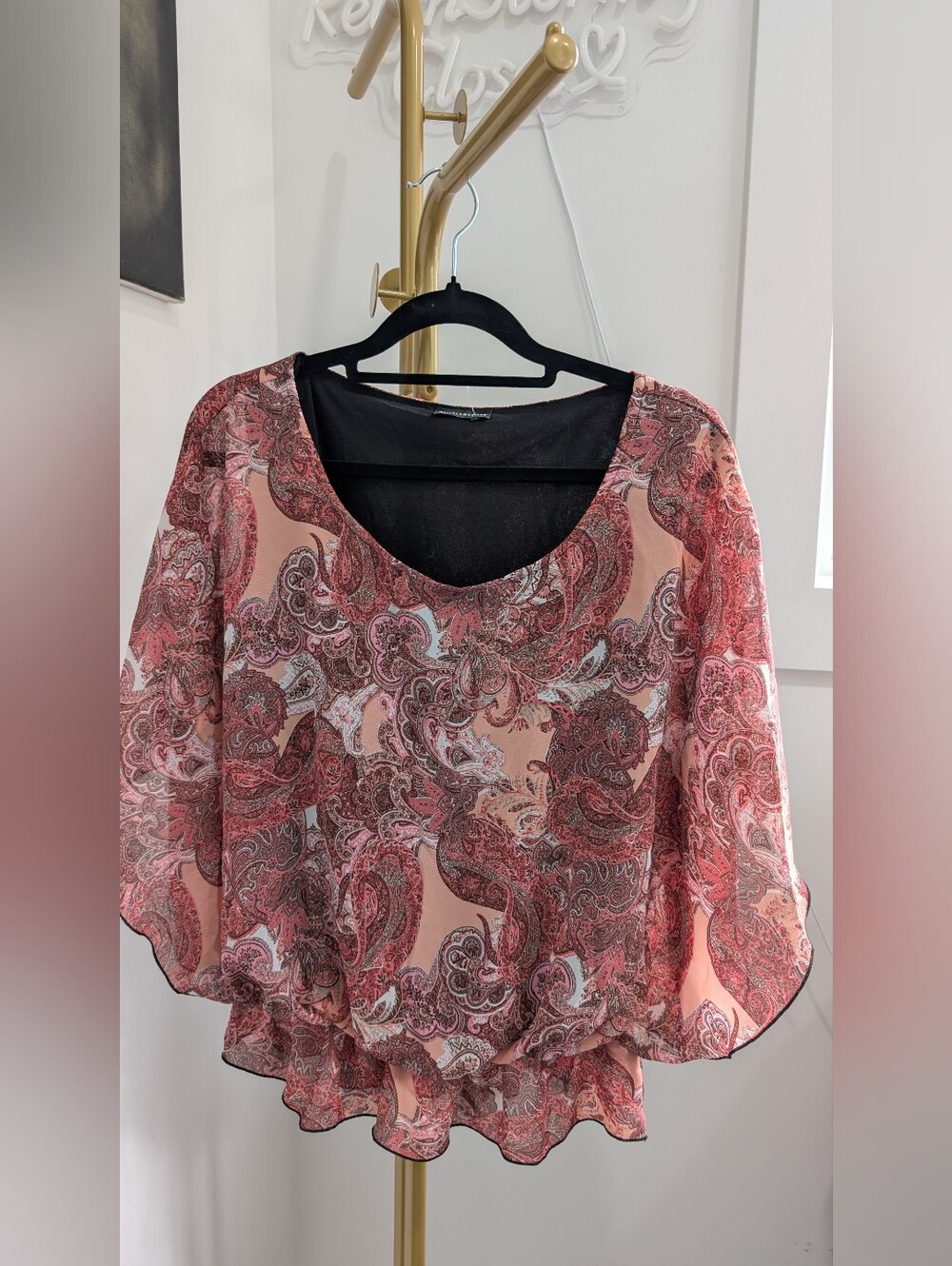 3/$50 Mercer& Madison sheer coral and pink paisley print Boho blouse